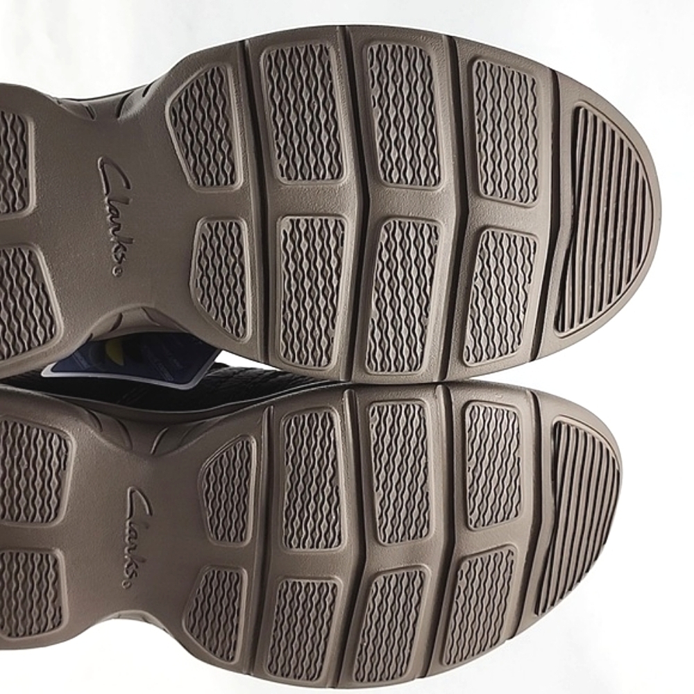 Clarks Brown Leather Fisherman Sandal with Tan Accent - Picture 11 of 16